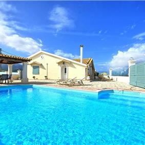 3 bedroom seaside villa with pool, Acharavi, sleeps 6